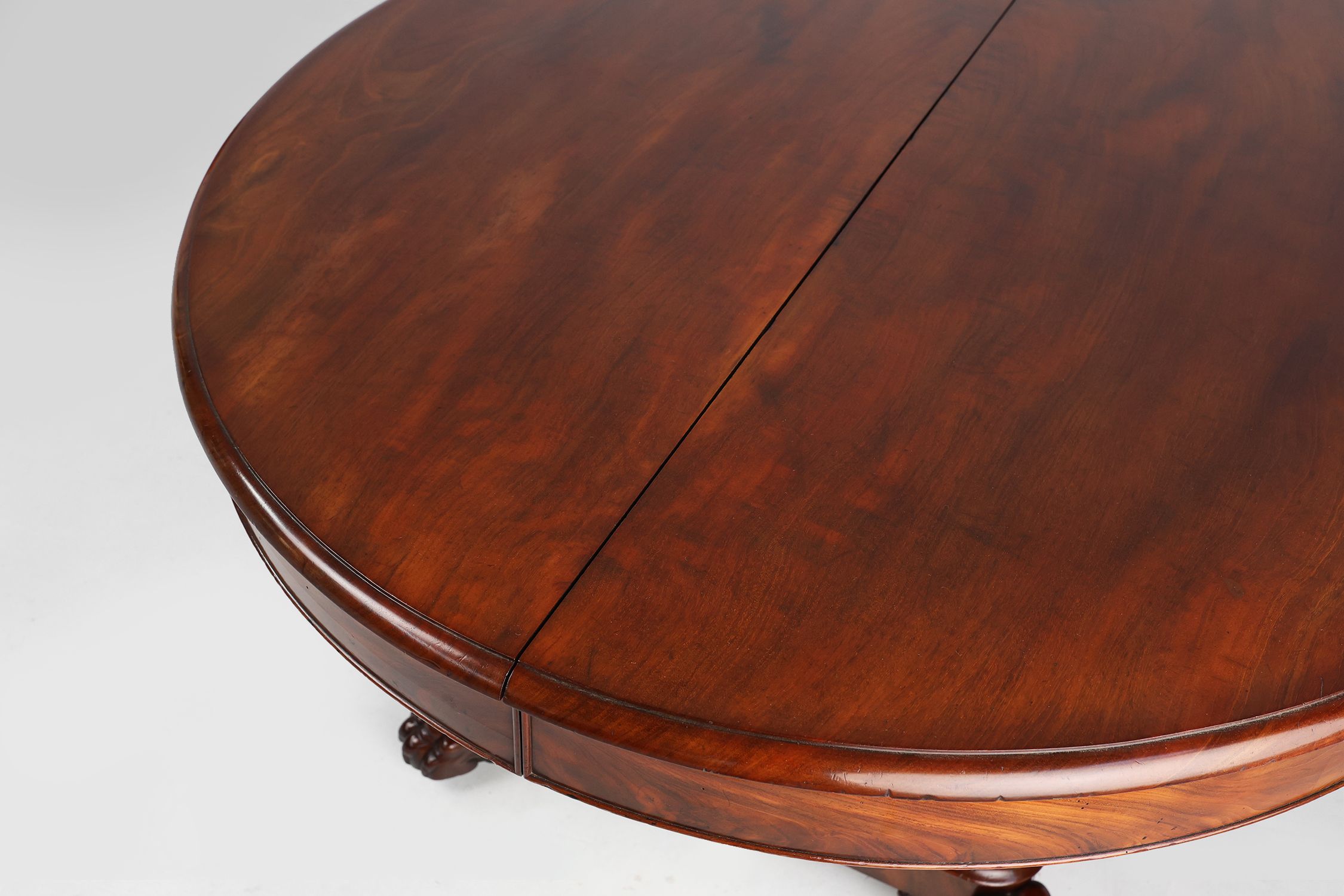 Extendable Antique English Dining Table in Victorian style, ca. 1830thumbnail
